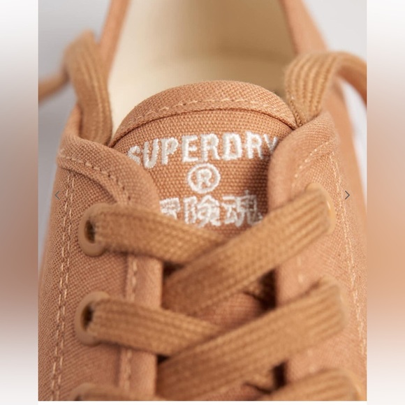SUPERDRY
Low Pro 2.0 Lace-Up Sports Shoes - Picture 6 of 11
